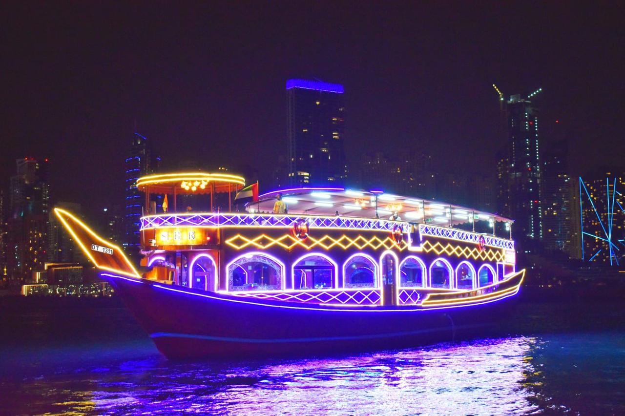 dinner cruise marina
